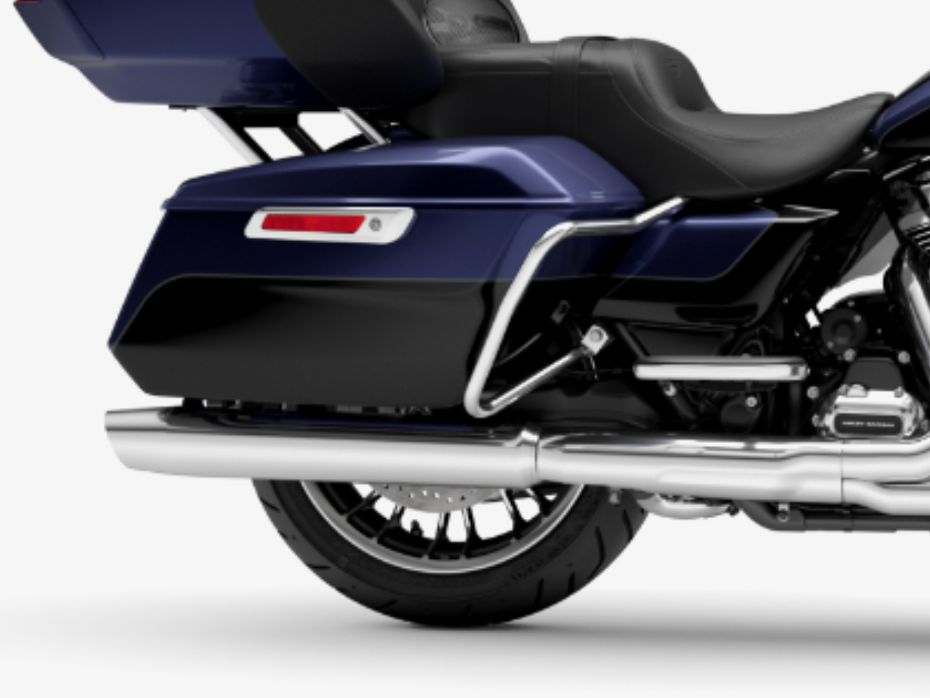 Road Glide pipes close-up